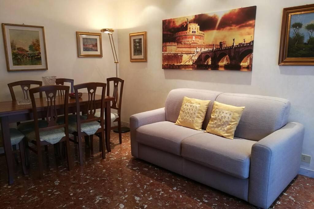 Casa Giustino Apartment โรม ภายนอก รูปภาพ